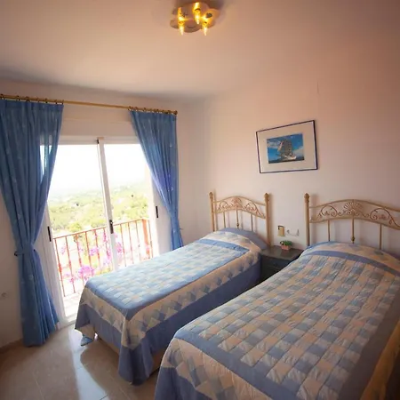 3-bedroom Townhouse In Hills