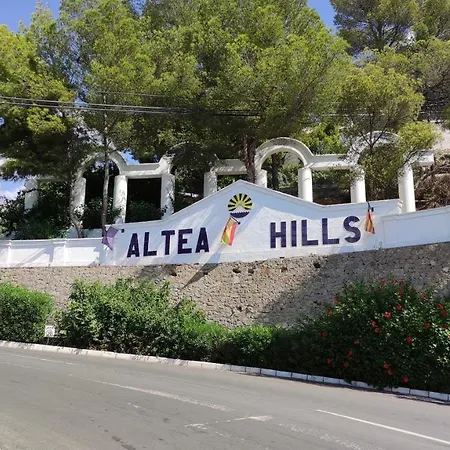 3-bedroom Townhouse In Hills * Altea